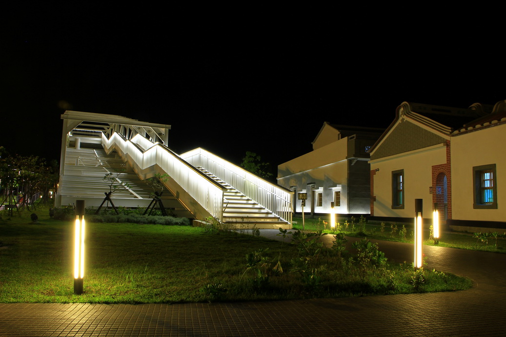 http://i.dcview.tw/gallery/201211/7d0426ebfdf7e99297b7e958cfe14726.jpg