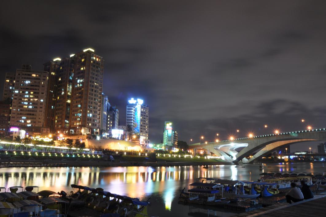 http://i.dcview.tw/gallery/201211/a1d28b461bc068d7962ae2633a1a2c46.jpg