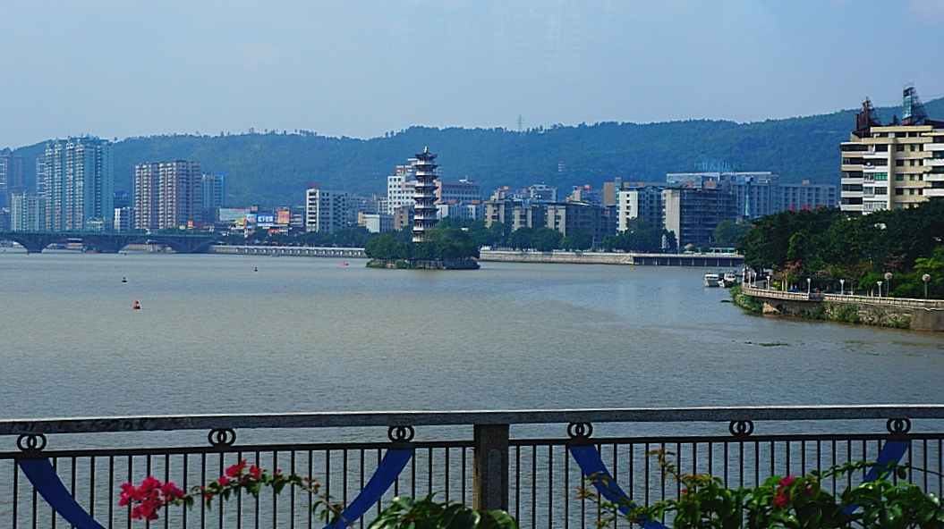 http://i.dcview.tw/gallery/201211/a5bf79aaca98c84f739e1605c487683e.jpg