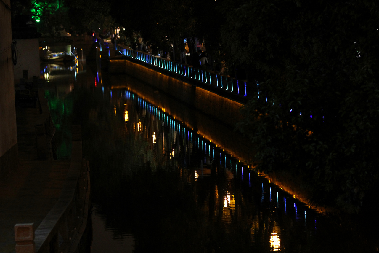 http://i.dcview.tw/gallery/201211/be37f7da53bbda2c2c82c509d716eff0.jpg