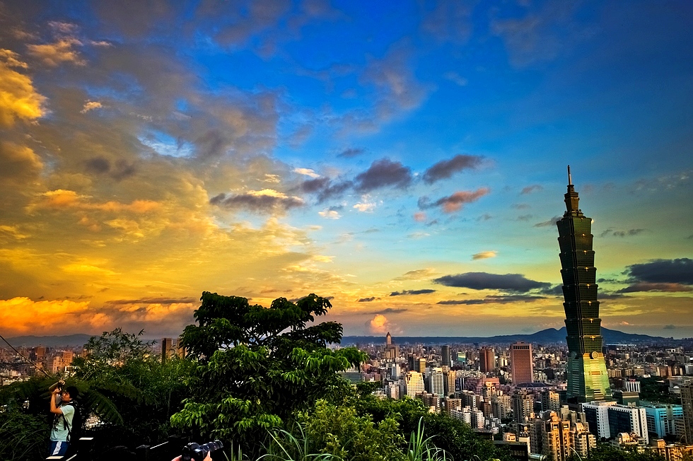 http://i.dcview.tw/gallery/201211/c17d570bc5006b8ec281d648ebfa25aa.jpg