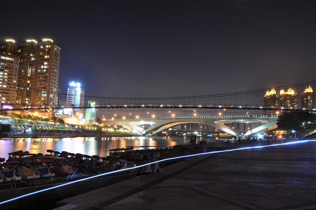 http://i.dcview.tw/gallery/201211/e0a3e44ca0002bea400bb63b167ff699.jpg
