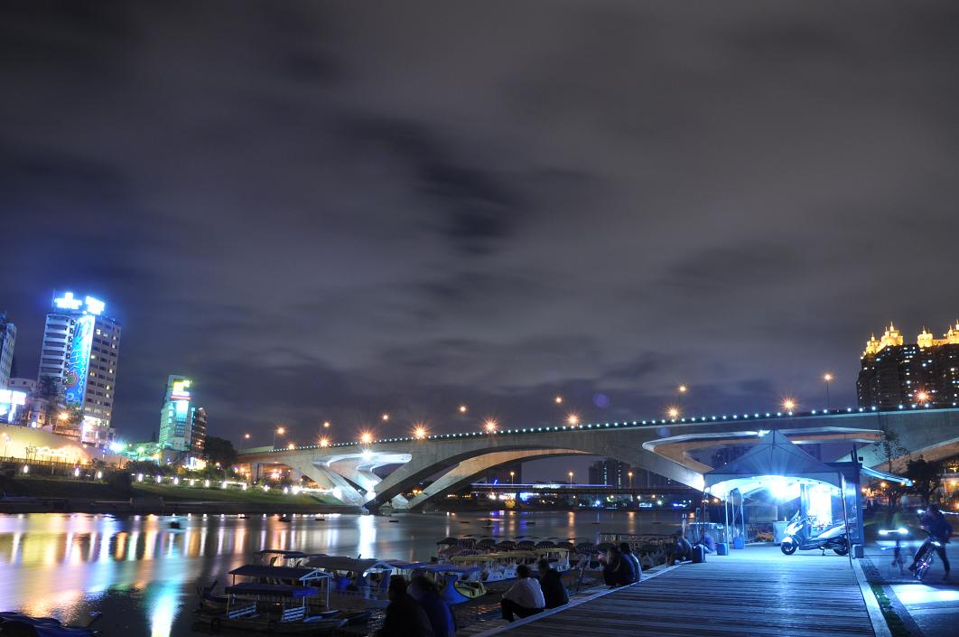 http://i.dcview.tw/gallery/201211/e451ad6a548f418bae5a640d89744864.jpg