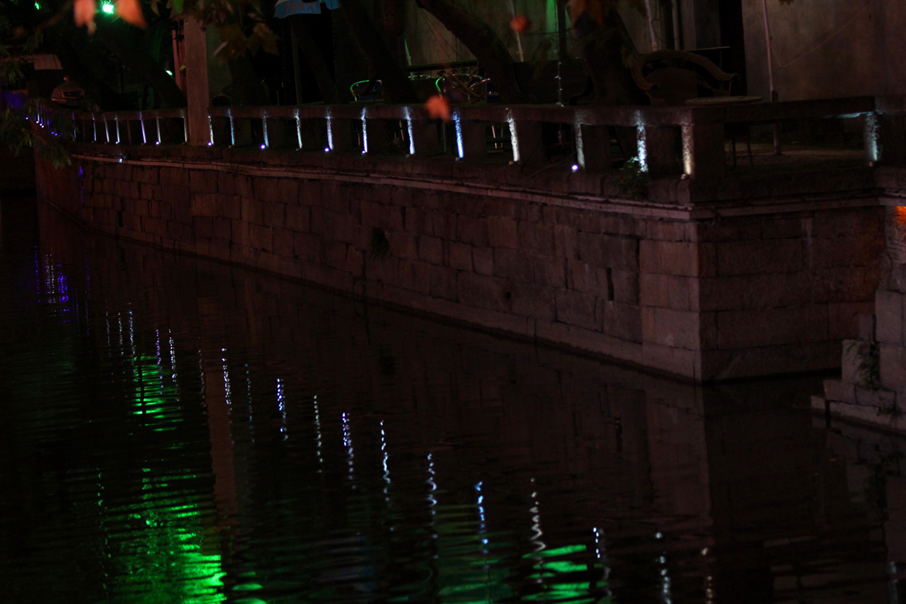http://i.dcview.tw/gallery/201211/fdef33cb682192eae66957848f1ade04.jpg