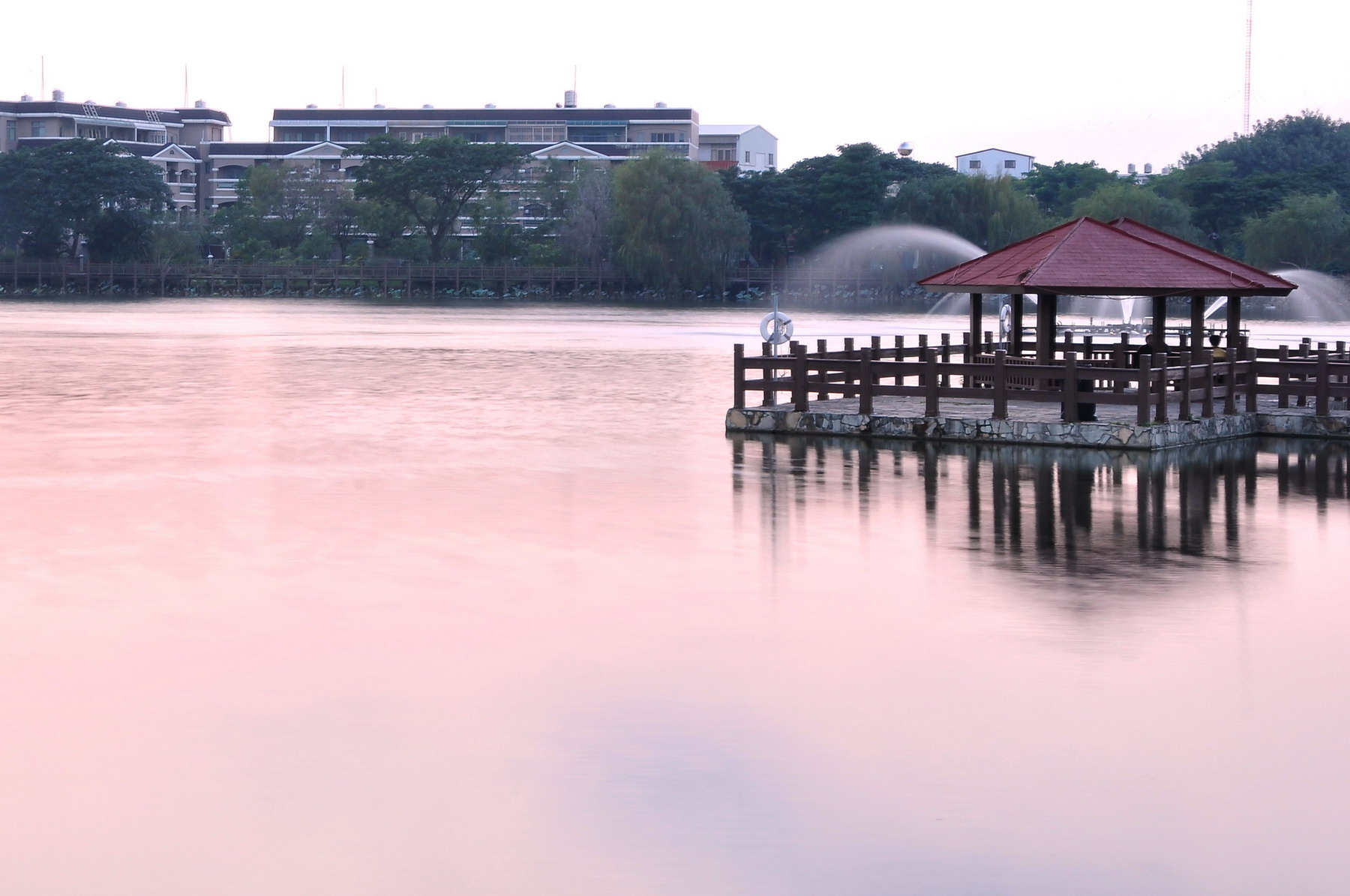 http://i.dcview.tw/gallery/201212/04d73becf49855c77d3f48c1dbaad131.jpg