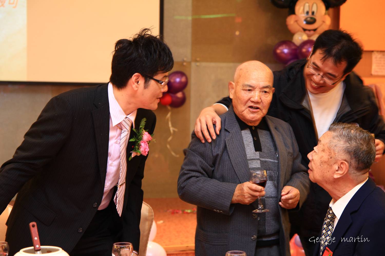 http://i.dcview.tw/gallery/201212/5463aafbcc1337ebfb8bf420648dcde1.jpg