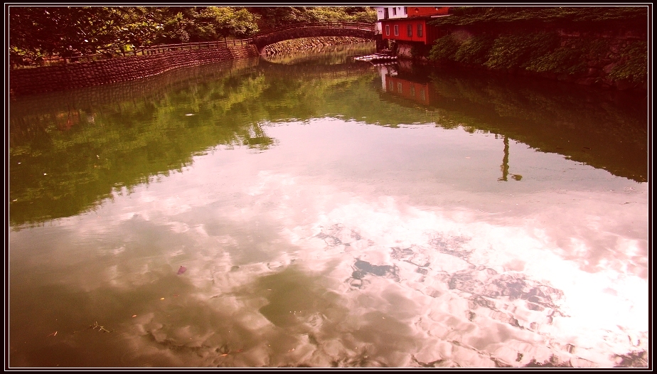 http://i.dcview.tw/gallery/201212/5e3cd929e2adb482ead991b461c27f92.jpg