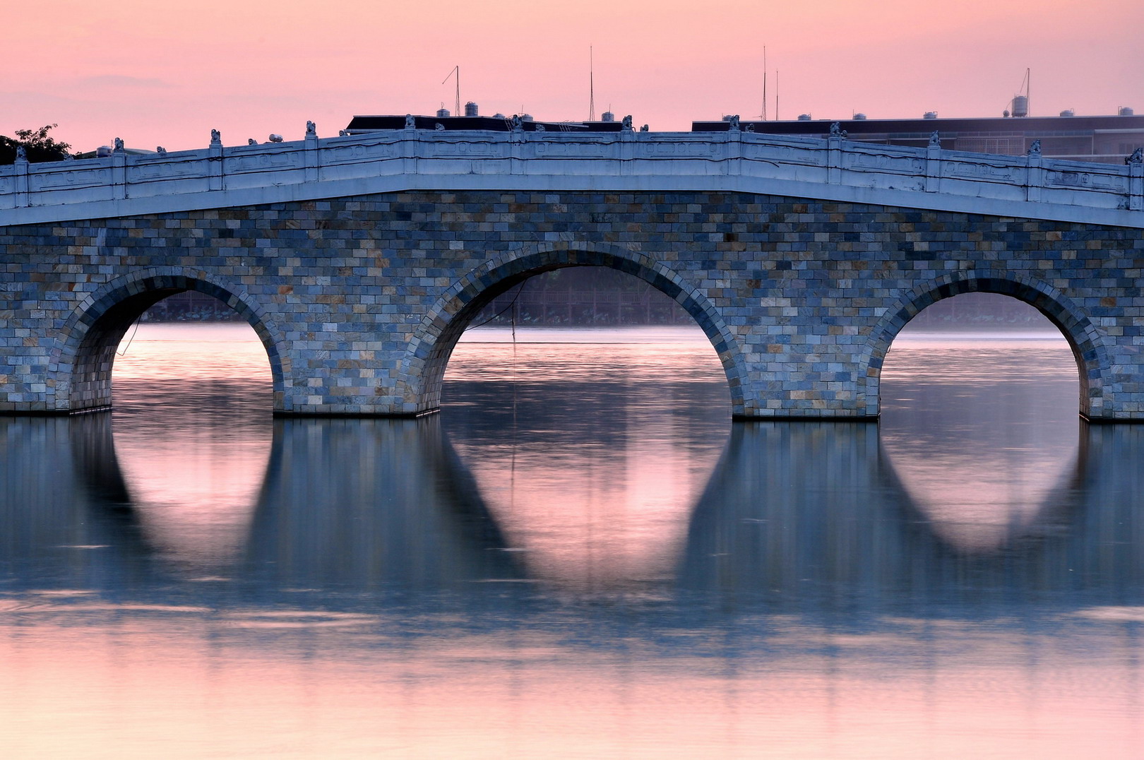 http://i.dcview.tw/gallery/201212/811c8b0055984b9c5edf8f8ed76b2f36.jpg