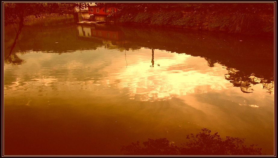 http://i.dcview.tw/gallery/201212/934e3e0ba052ebd75eb9f7374deeeba3.jpg