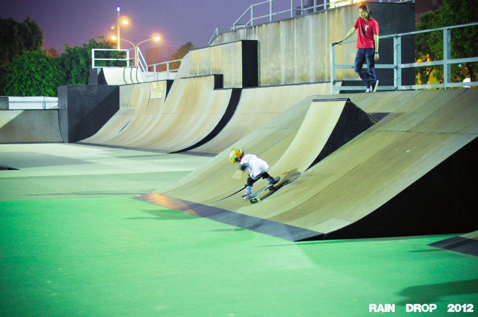 http://i.dcview.tw/gallery/201212/94232a2c5e5d4dc5bfb61262c81434f6.jpg