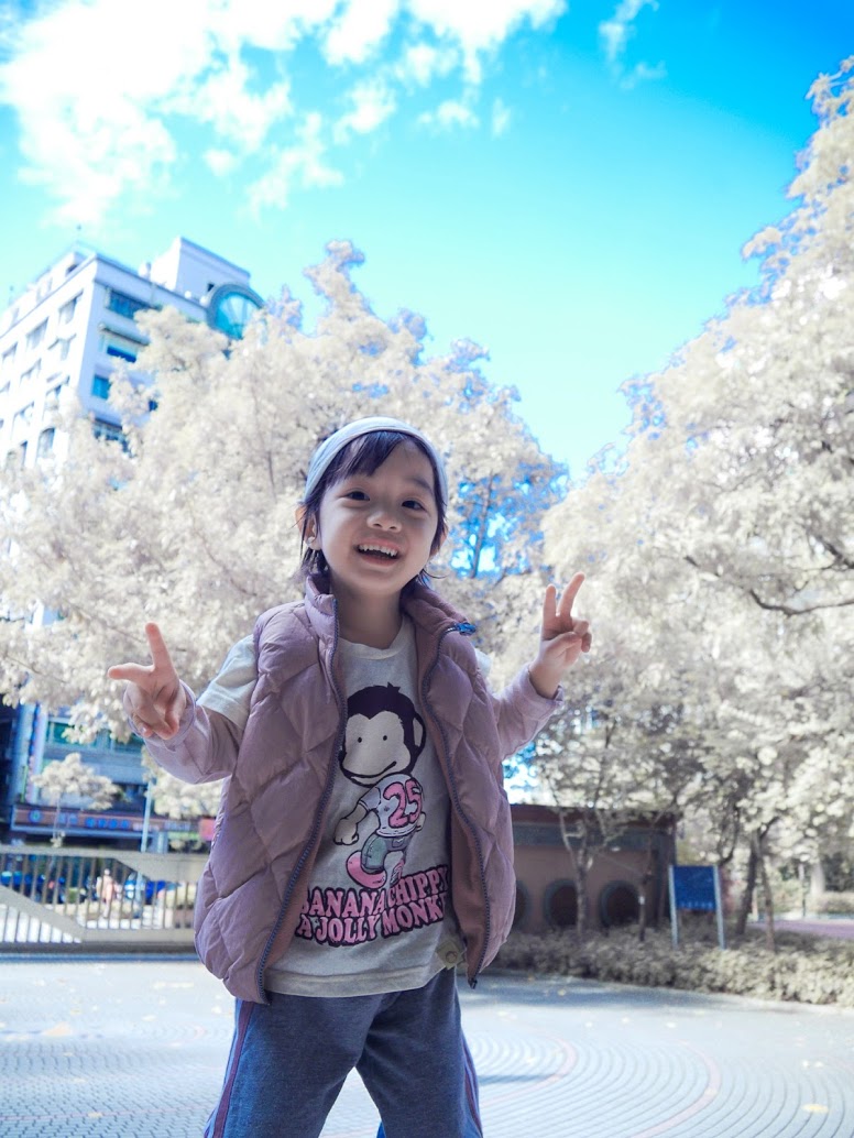 http://i.dcview.tw/gallery/201212/cb0d7250bef2d522e0bcffea25eea4f2.jpg
