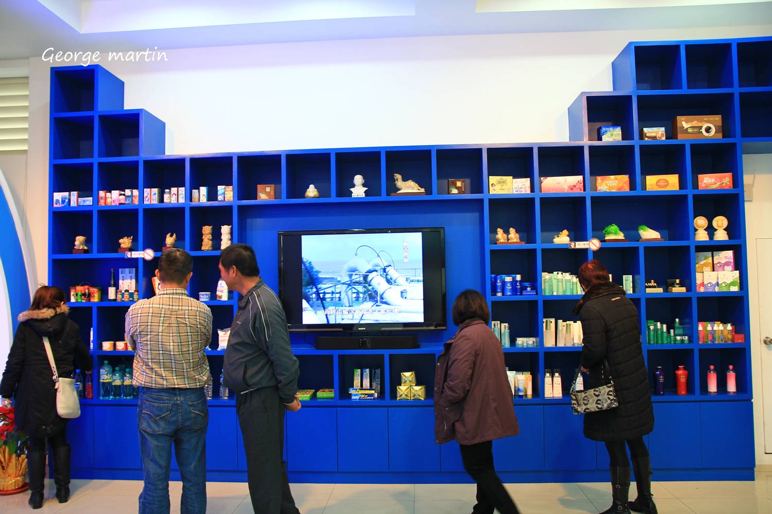 http://i.dcview.tw/gallery/201301/2f085920340cf8da5c1aeb7760abacc9.jpg