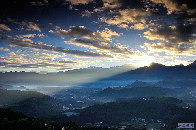 http://i.dcview.tw/gallery/201301/6967a5ac4e48a32cb5e01c6d8b385eb2.jpg