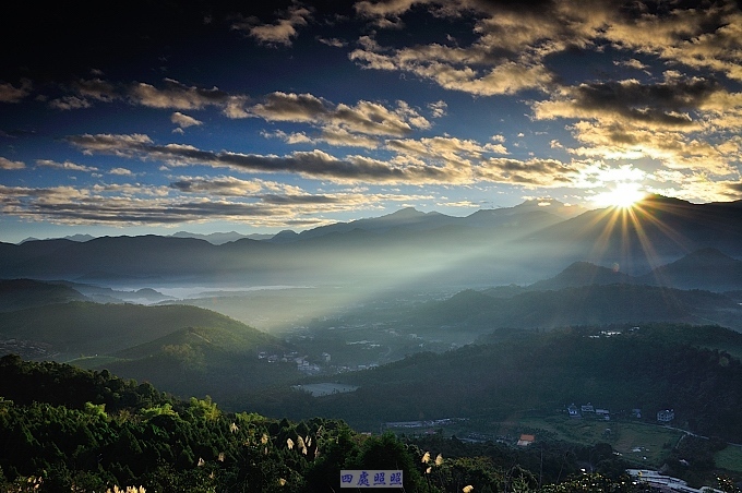 http://i.dcview.tw/gallery/201301/c60404b86ca8313a1c3c90996b54b935.jpg
