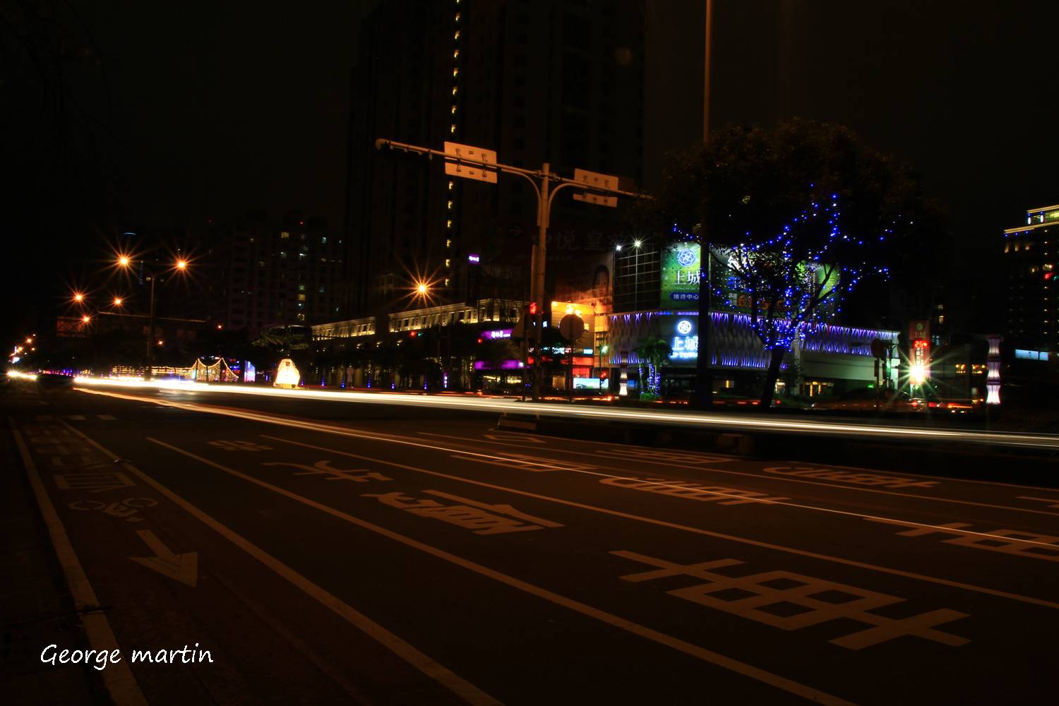 http://i.dcview.tw/gallery/201301/d455be00c06eb13304738357f83b0ed2.jpg
