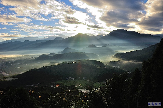 http://i.dcview.tw/gallery/201301/f6b89eeebdd5f53574fe4915dfb331ae.jpg