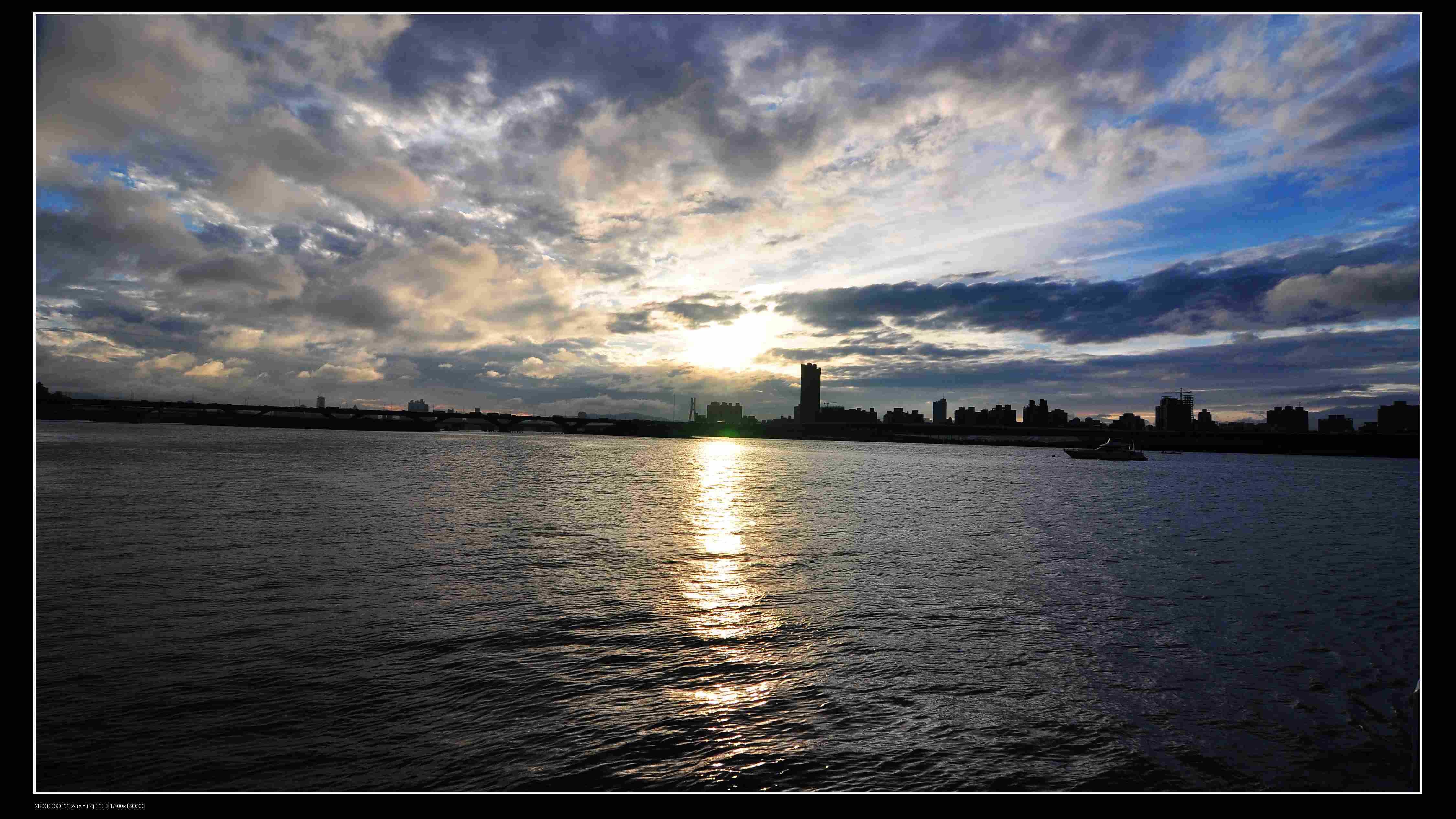 http://i.dcview.tw/gallery/201302/7caed03c5fa92f8a1ef7a4c408c53b60.jpg