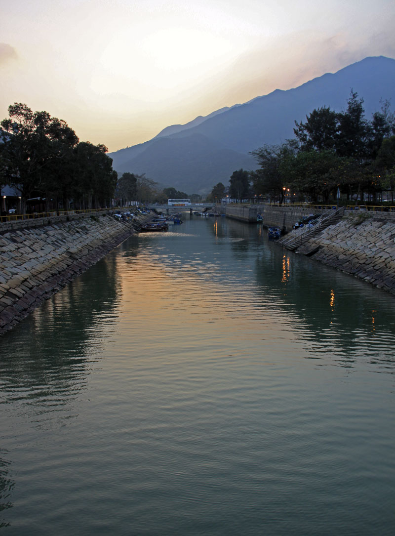 http://i.dcview.tw/gallery/201302/b3cdf8af1049c21ba7be60b1a3448a72.jpg