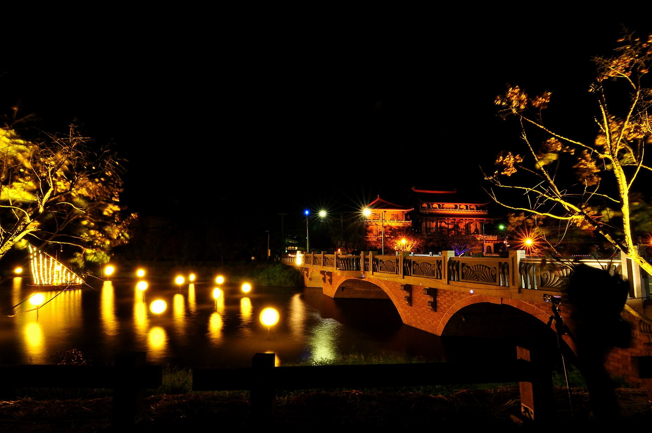 http://i.dcview.tw/gallery/201302/c241e7a4d527d5e414f1119b8d4f9117.jpg