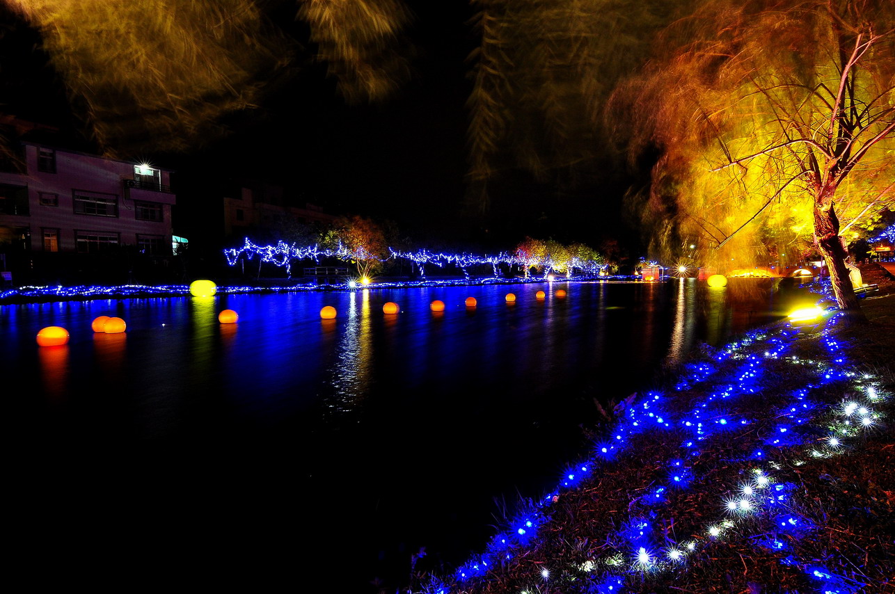 http://i.dcview.tw/gallery/201302/f416bc0f6702efe8d01e4e5ed7e0843f.jpg