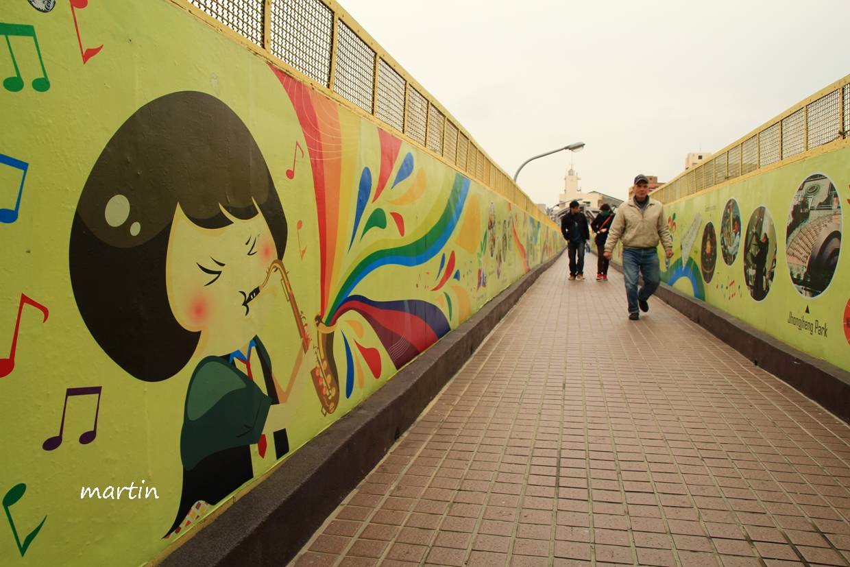 http://i.dcview.tw/gallery/201303/1c148e6daf5d9c40f3ca6f6b77062aac.jpg