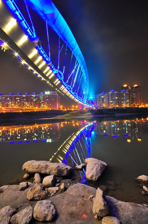 http://i.dcview.tw/gallery/201303/2a7802f14d815694f5c3c0ec15a90829.jpg