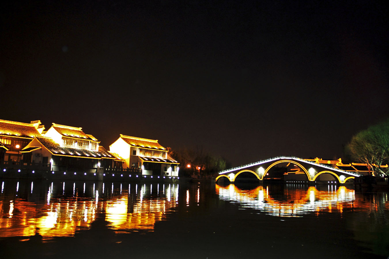 http://i.dcview.tw/gallery/201303/3323a76b9caef7421879993c0aa11455.jpg