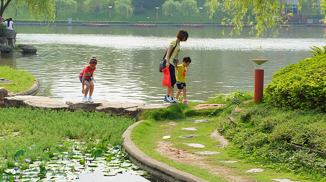 http://i.dcview.tw/gallery/201303/6c6b80857375a2a878564c72f6c50924.jpg