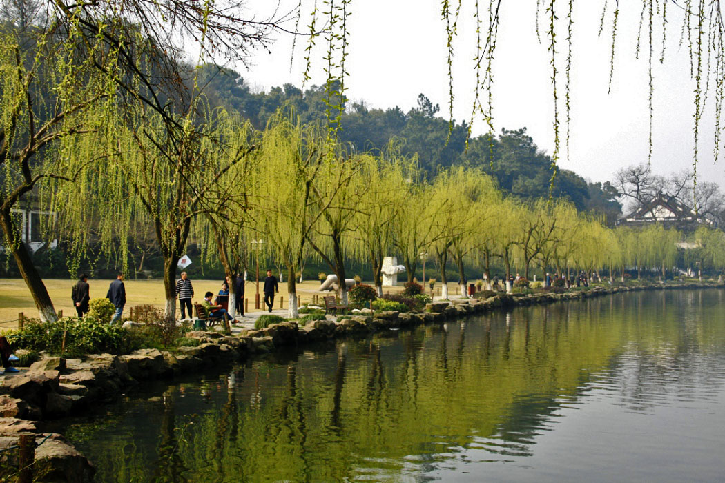 http://i.dcview.tw/gallery/201303/dca1686528953fe99756037bb2a89c1f.jpg