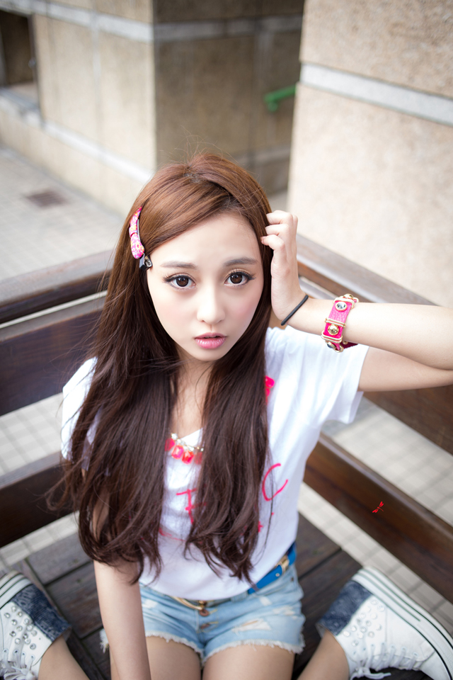 http://i.dcview.tw/gallery/201303/ebb7c5636f181787eeb5e817640e385c.jpg