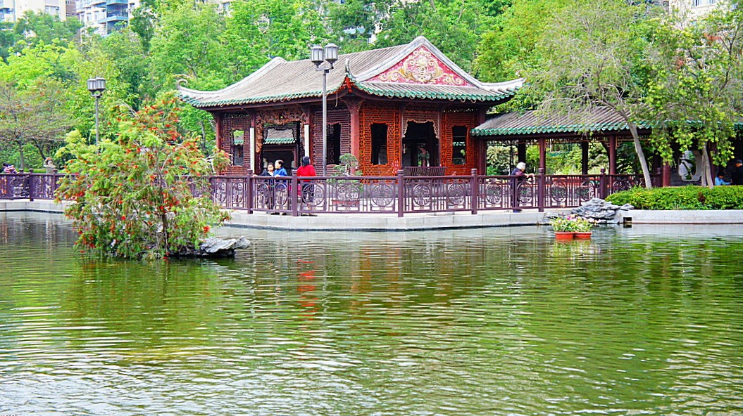 http://i.dcview.tw/gallery/201304/3f415ef0911d1876a34004973f47ffb8.jpg