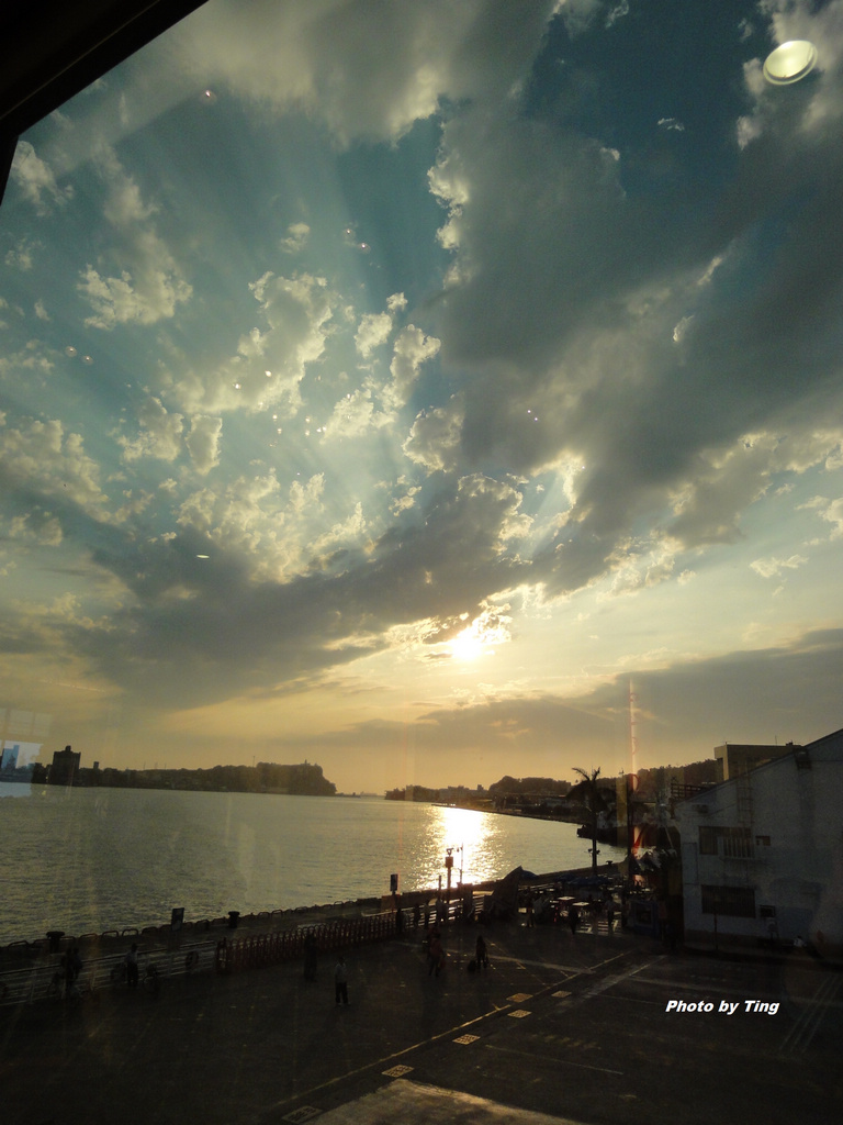 http://i.dcview.tw/gallery/201304/5dd1de9d4c56cce069104bc466700a5a.jpg