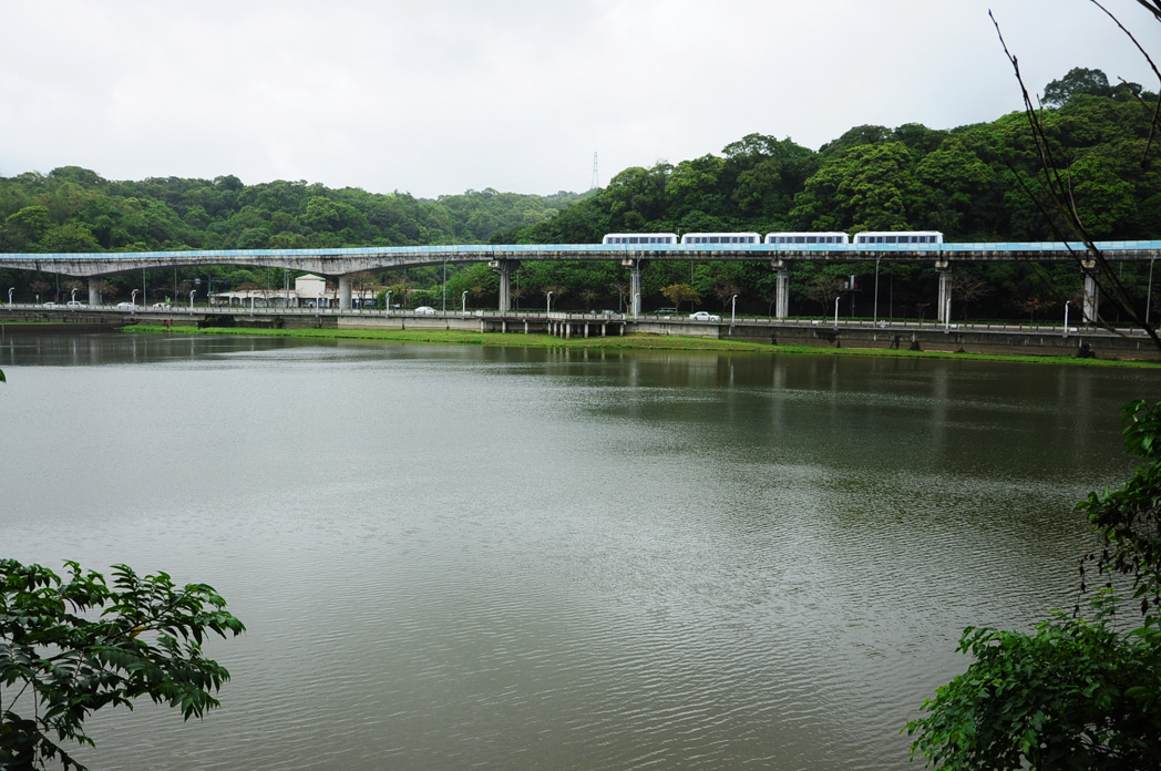 http://i.dcview.tw/gallery/201304/b7020f0bb67e70e083cb544a22e8c76f.jpg