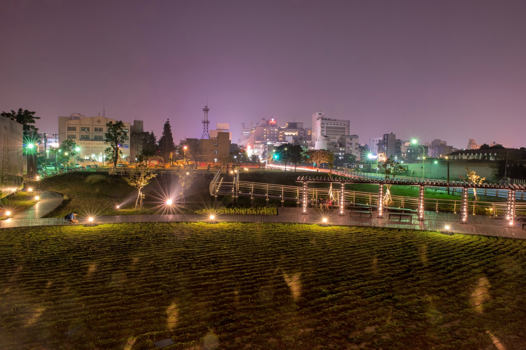 http://i.dcview.tw/gallery/201304/baeeeb46bad6a799e484e46b3f9d0d45.jpg
