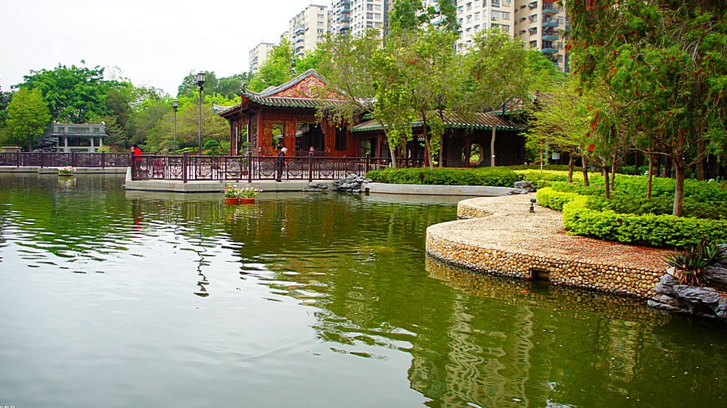 http://i.dcview.tw/gallery/201304/bdb8a36b685e3b7c01547702b64d83f9.jpg