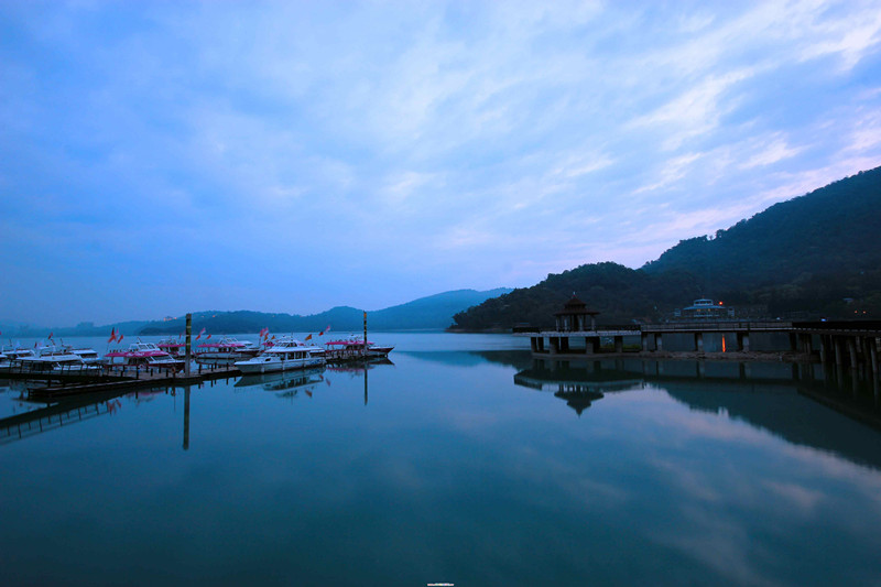 http://i.dcview.tw/gallery/201304/ea42f286595839a56239f33471c97493.jpg