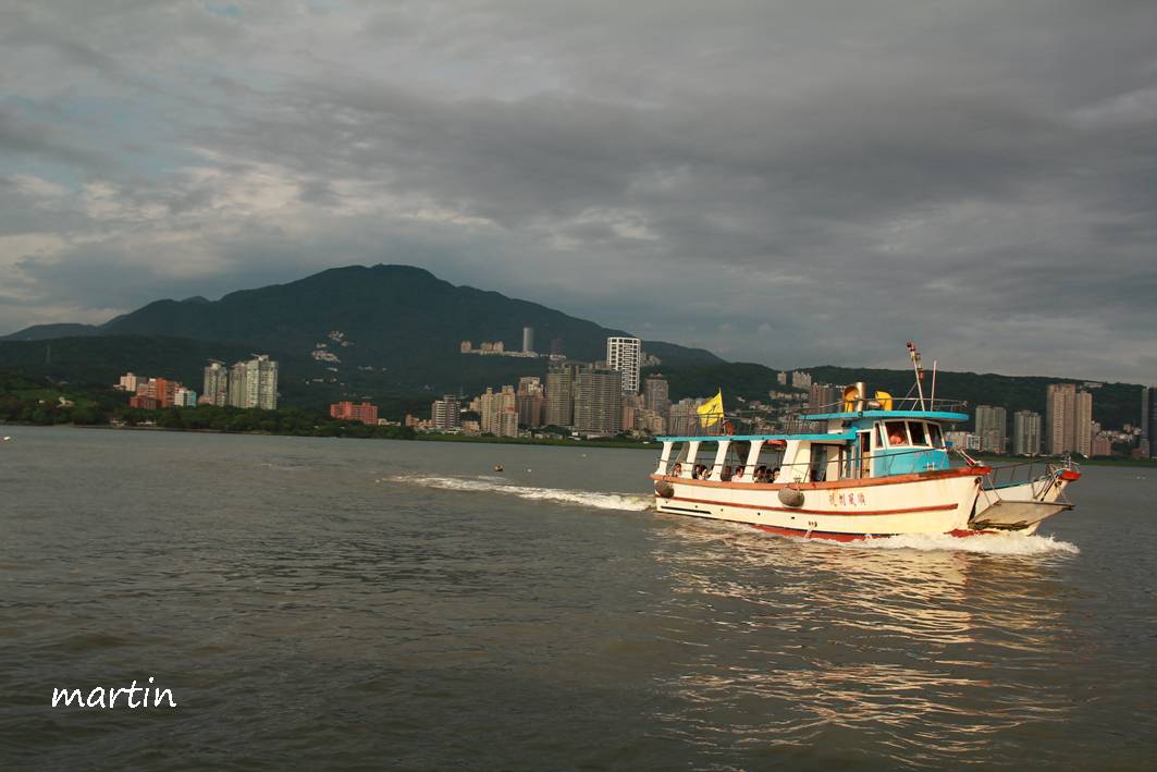 http://i.dcview.tw/gallery/201305/35c038fce59b1cb7b596b4340d1929b7.jpg