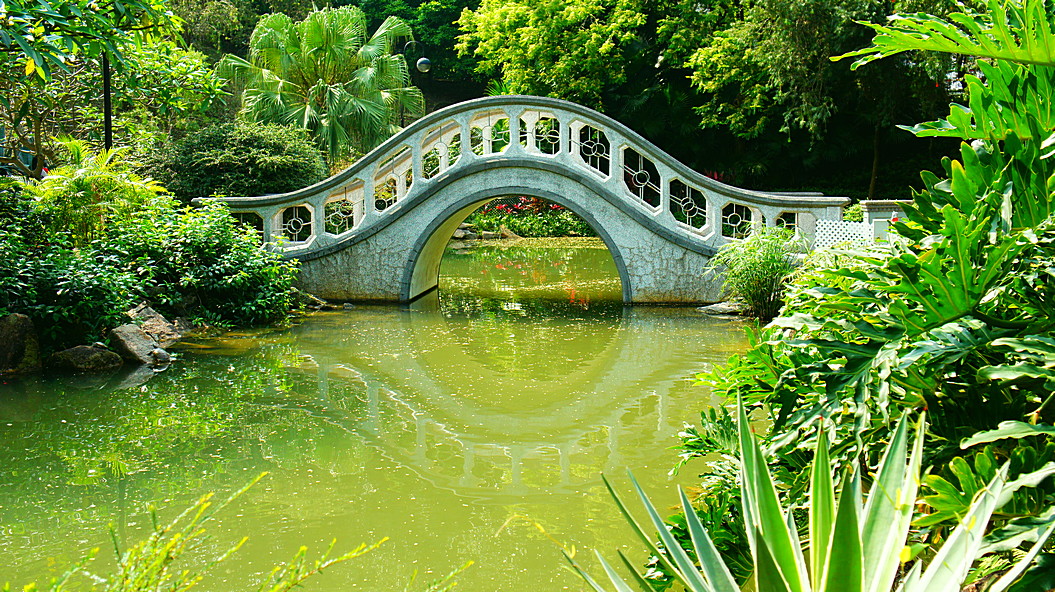 http://i.dcview.tw/gallery/201305/4a615063aa30d4ec8200fb44f3b8ad1e.jpg