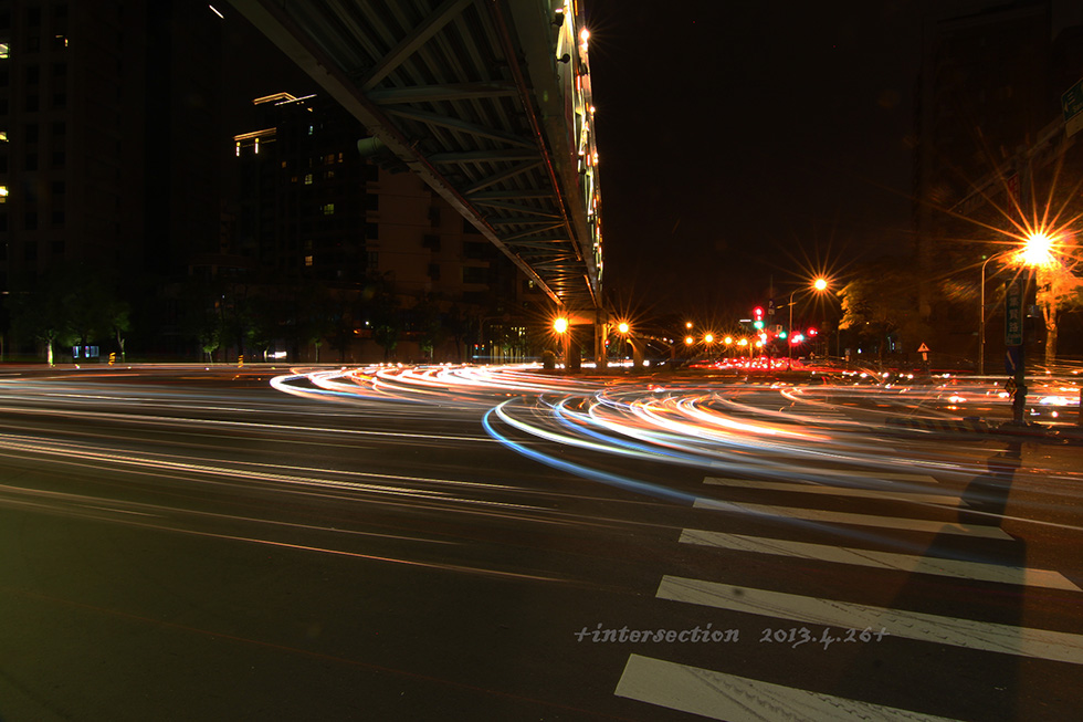 http://i.dcview.tw/gallery/201305/52ee57952b23a1cea1518ba9182f8b97.jpg
