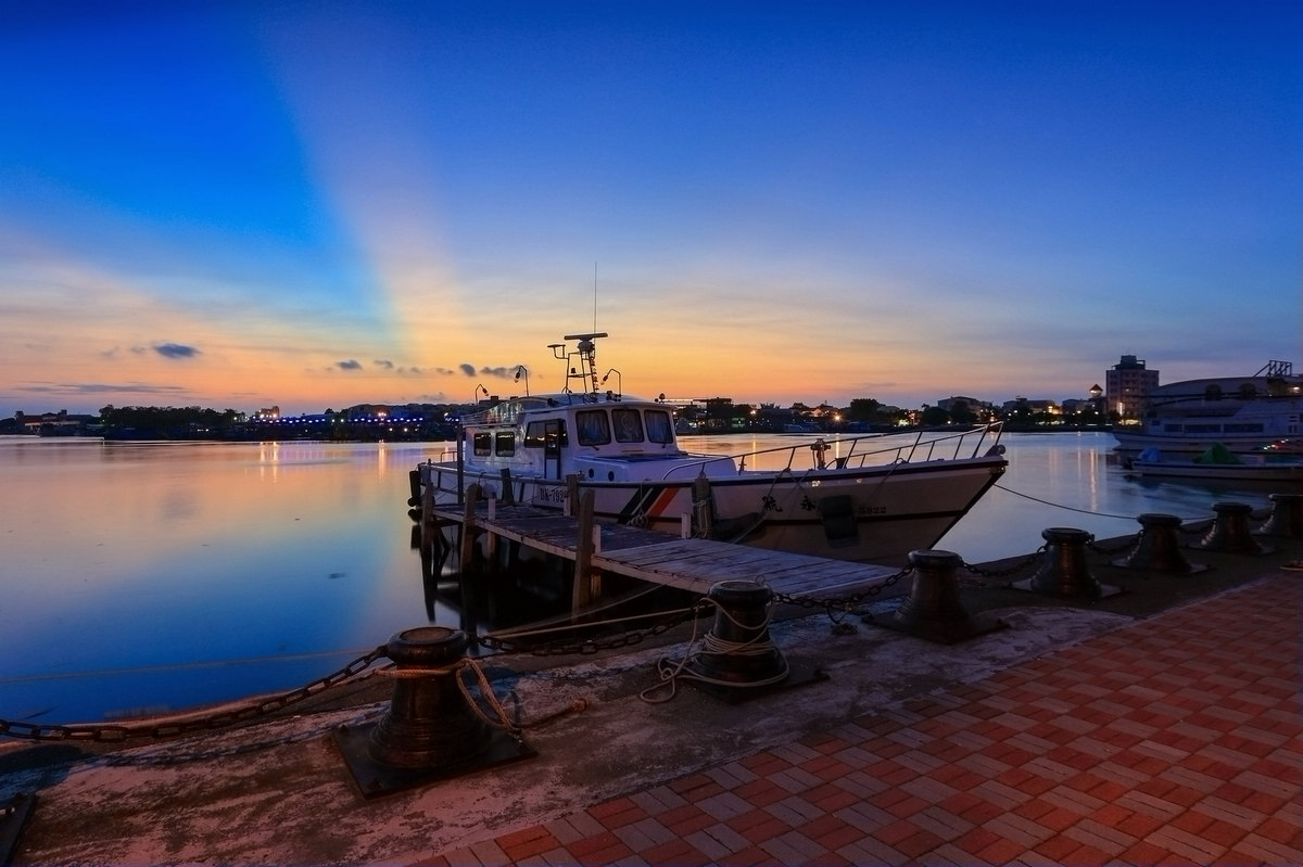 http://i.dcview.tw/gallery/201305/66efbf5662751462ecbe87f0fde80762.jpg
