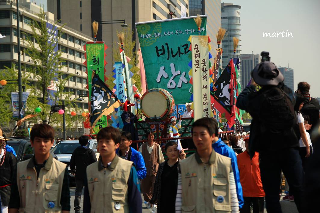 http://i.dcview.tw/gallery/201305/9fe8d857e6606e41e91f7da5ddb14e1f.jpg