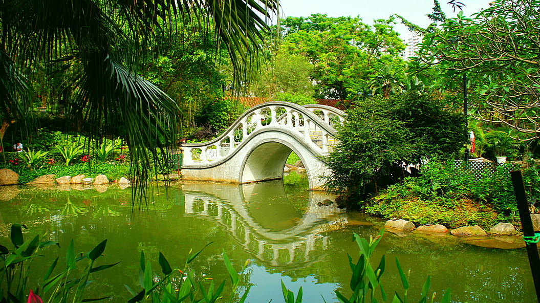http://i.dcview.tw/gallery/201305/a4e7503829288f911337c0f1de11149e.jpg