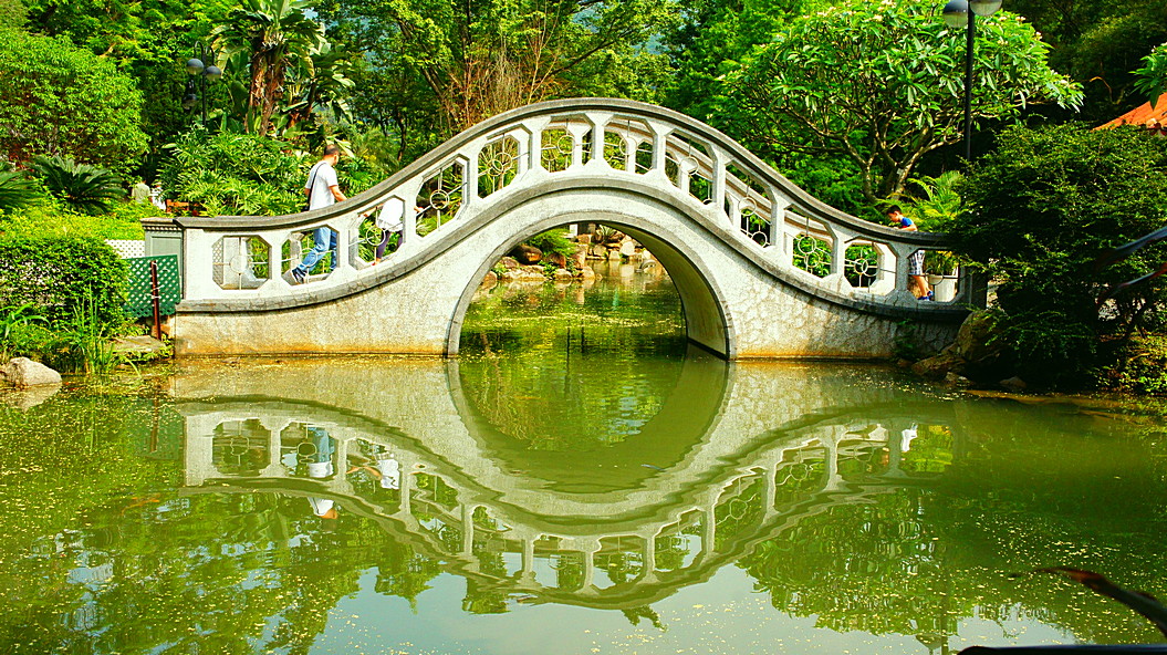 http://i.dcview.tw/gallery/201305/a6548be00b19498523d7a4cb5175e5a9.jpg