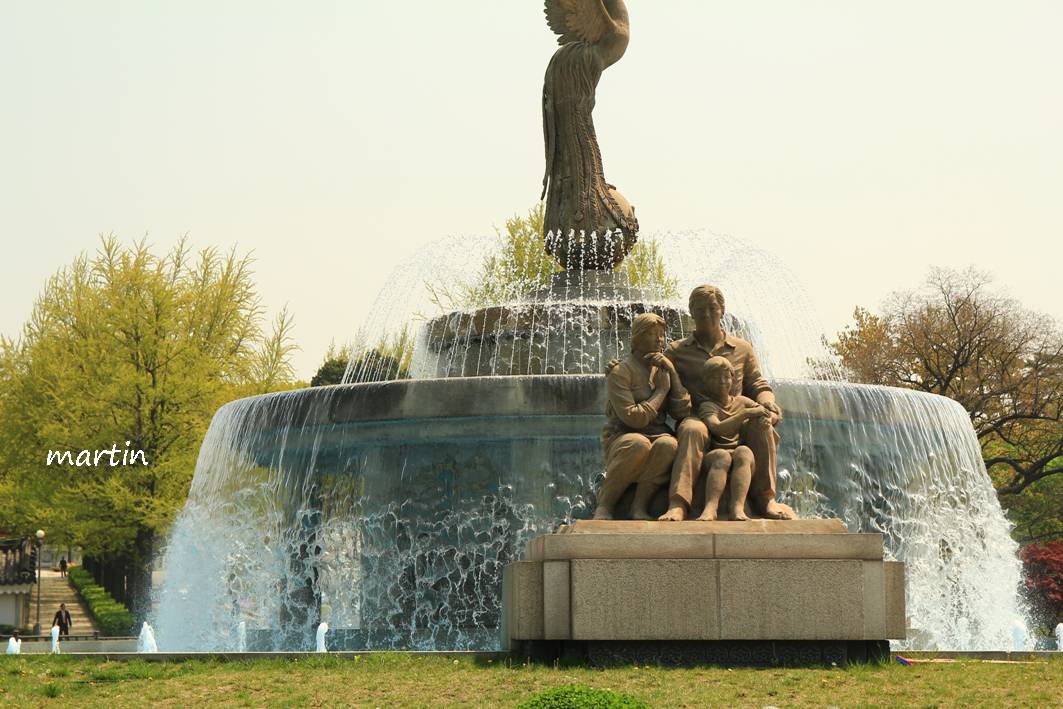 http://i.dcview.tw/gallery/201305/b96c7e2489c5ff8af2113debb0989ab1.jpg