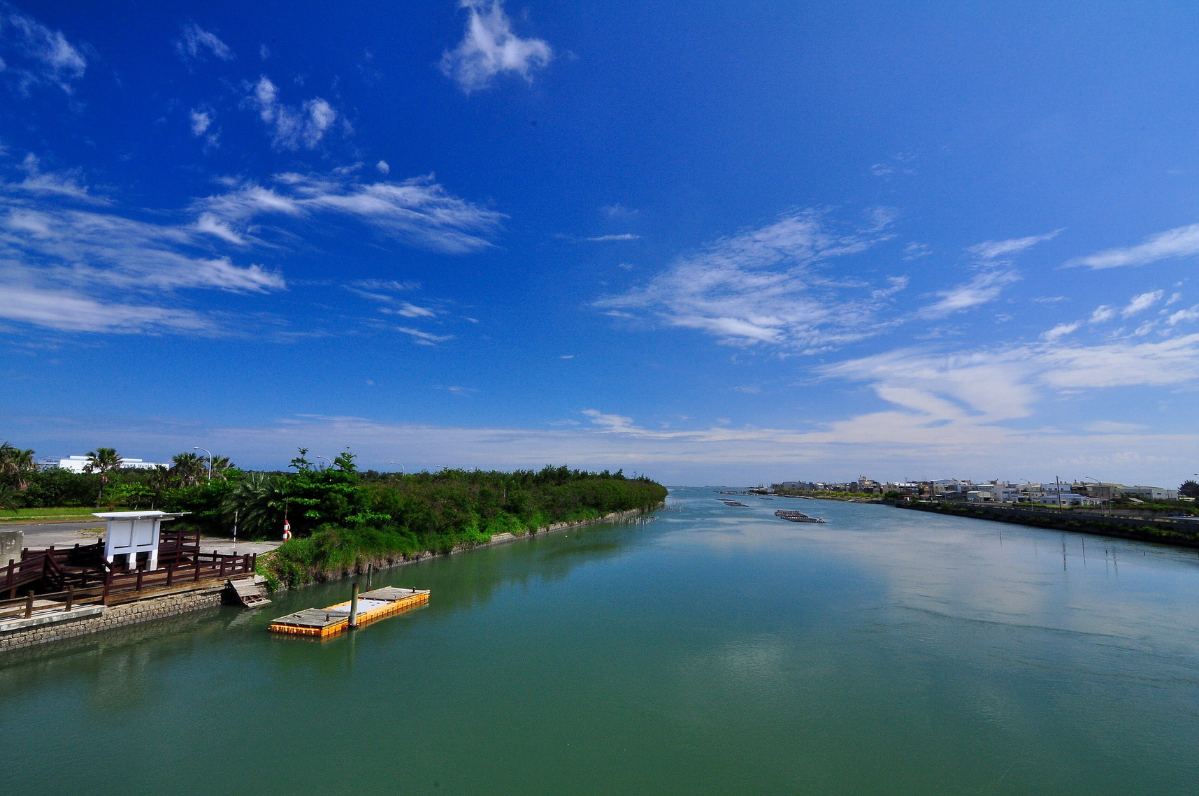 http://i.dcview.tw/gallery/201305/e547a89c78c833485e9ceb2fd14d379e.jpg