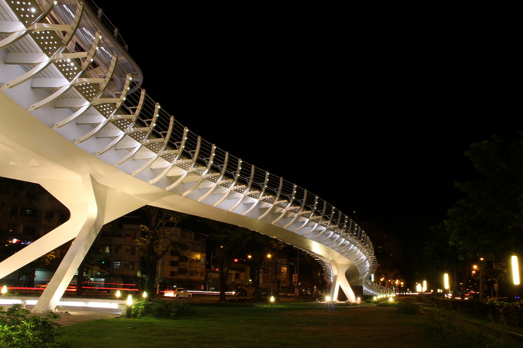 http://i.dcview.tw/gallery/201306/7d0f08eb6a352cebb4dacf518b0c456d.jpg