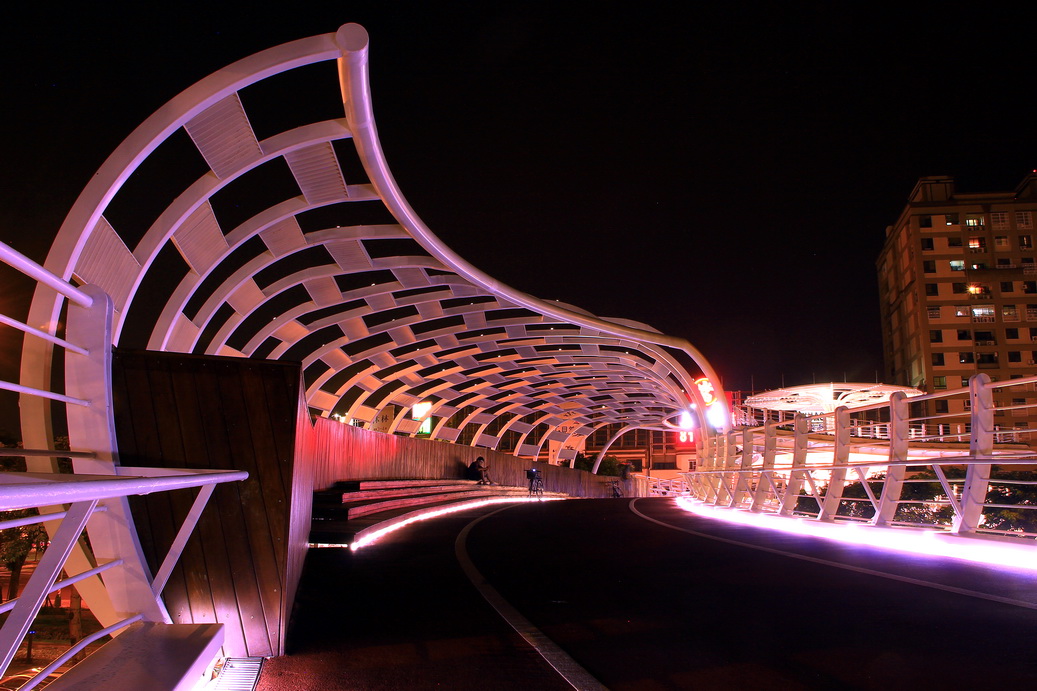 http://i.dcview.tw/gallery/201306/c20a239a78cea651547904b2928e8542.jpg