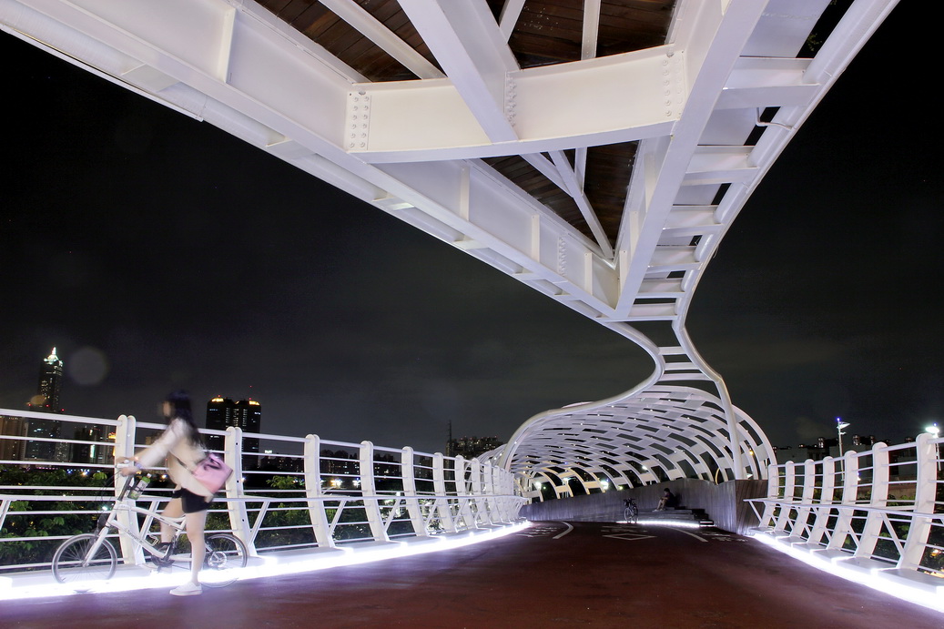 http://i.dcview.tw/gallery/201306/fdd9ca82eaa70cb56c2aa31d0b74534a.jpg