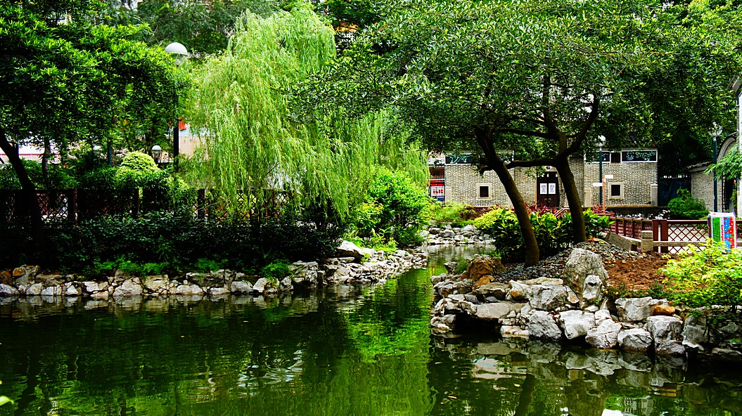 http://i.dcview.tw/gallery/201307/056b9f84ae3f8c450b7dd20e090e3bdf.jpg