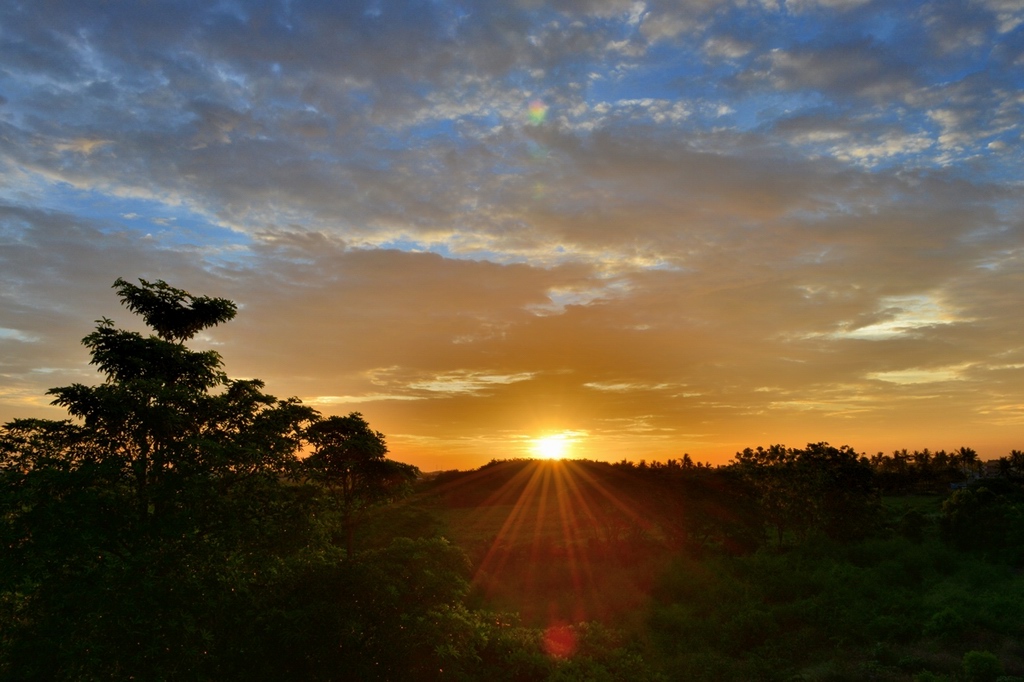 http://i.dcview.tw/gallery/201307/74d8b259f2b7b37a6efc44417e221795.jpg
